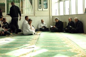 مراسم بزرگداشت عروج ملکوتی همکار کرامی آقای محسن میرزاگلی به روایت تصویر: عکس شماره 8 / 8